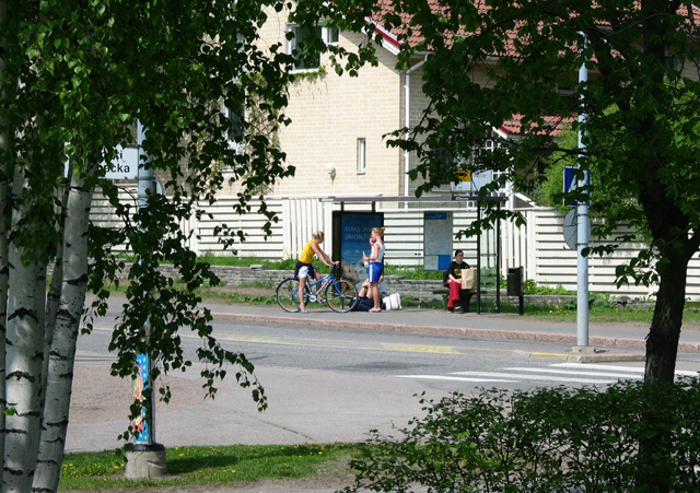 Seilimaki_busstop_2003.JPG (197347 bytes)